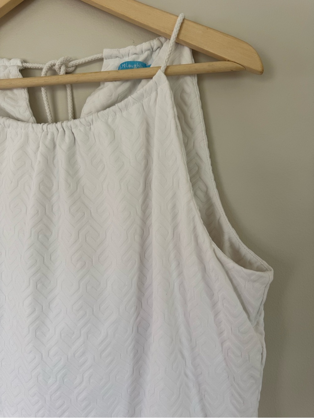 J. McLaughlin Maria Halter Tank White Textured Geometric Print Catalina Cloth XL - Picture 3 of 9